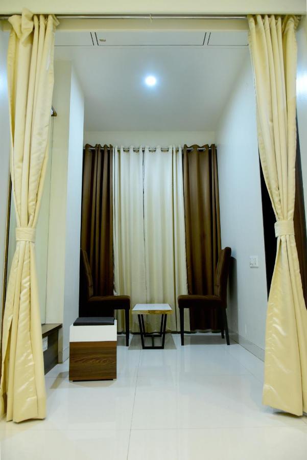 Hotel Pushpak Satara Exterior photo