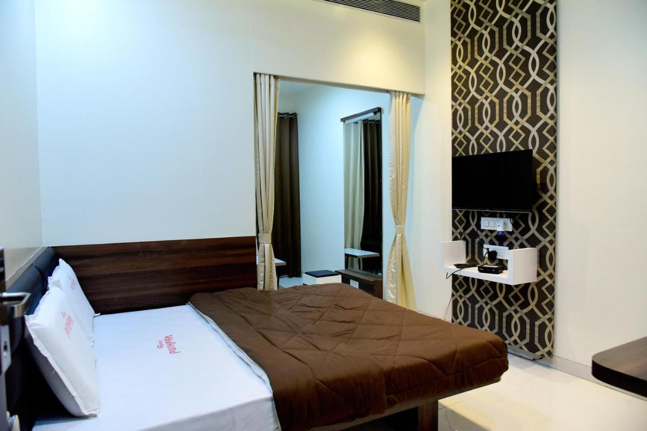 Hotel Pushpak Satara Exterior photo